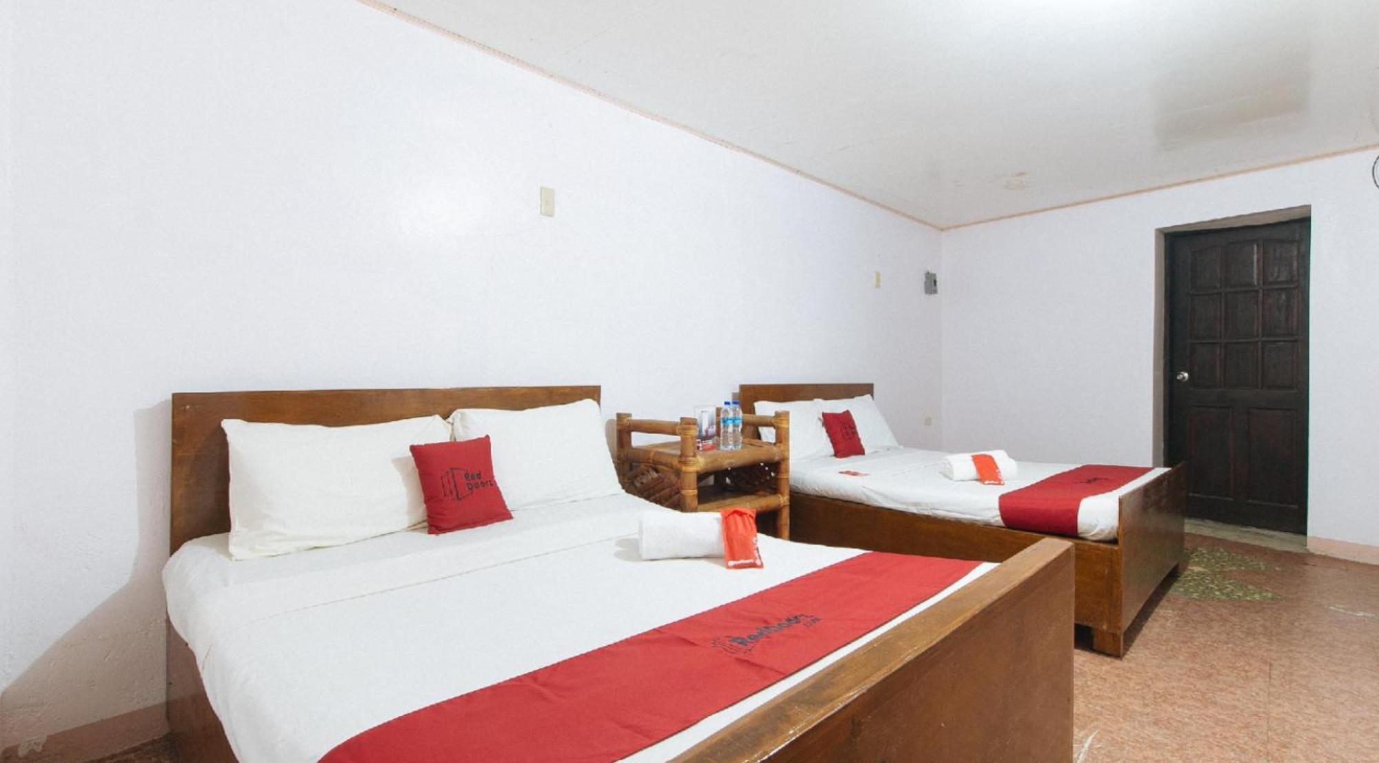 Reddoorz Hostel At Megans Paradisio Beach Resort ซานอันโตนิโอ ภายนอก รูปภาพ